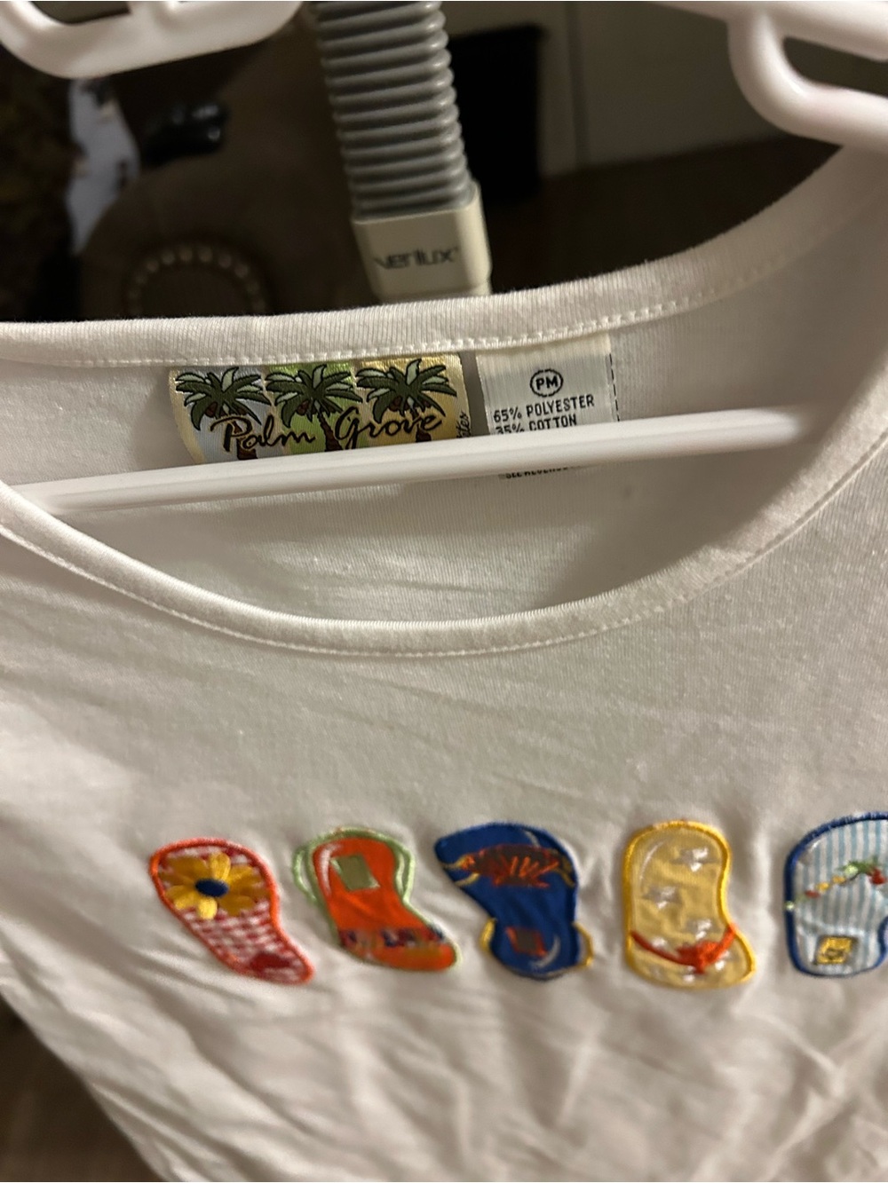 Palm Grove White Short-Sleeve Tee with Embroidered Flip-Flop Motif